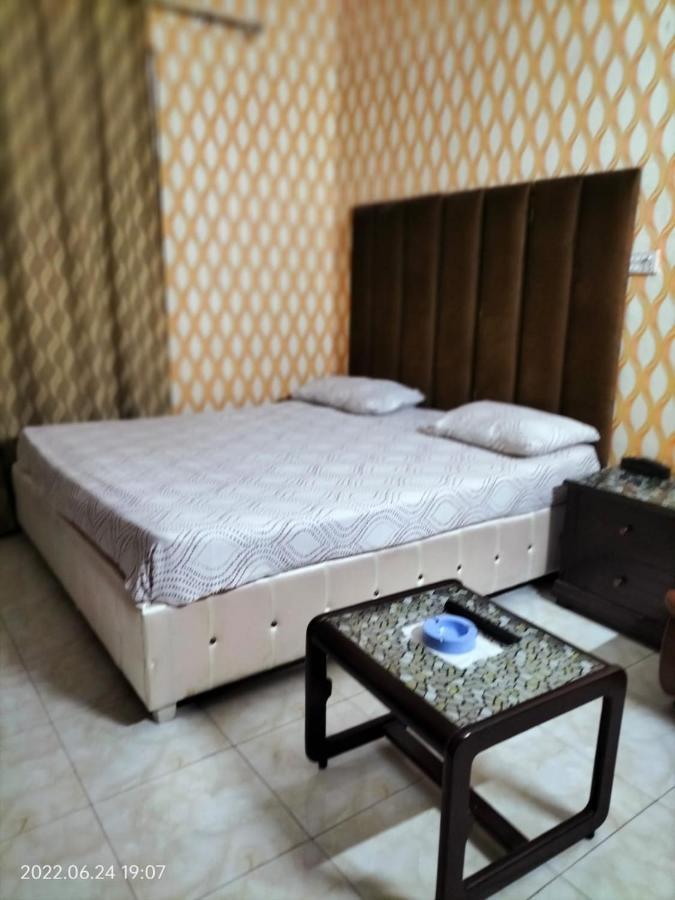 Hotel Super Seven Лахор Экстерьер фото