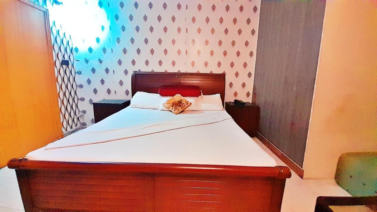 Hotel Super Seven Лахор Экстерьер фото