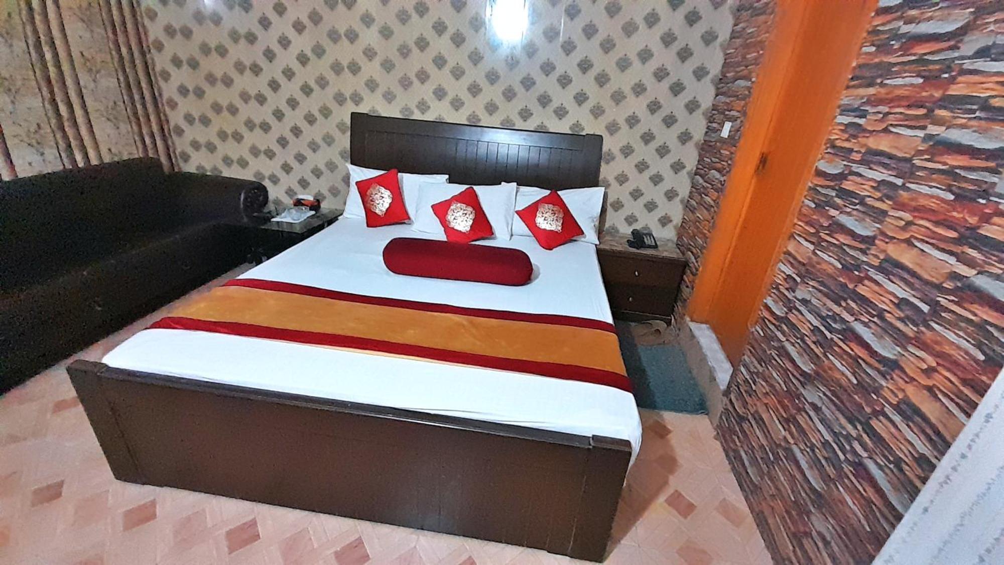 Hotel Super Seven Лахор Экстерьер фото