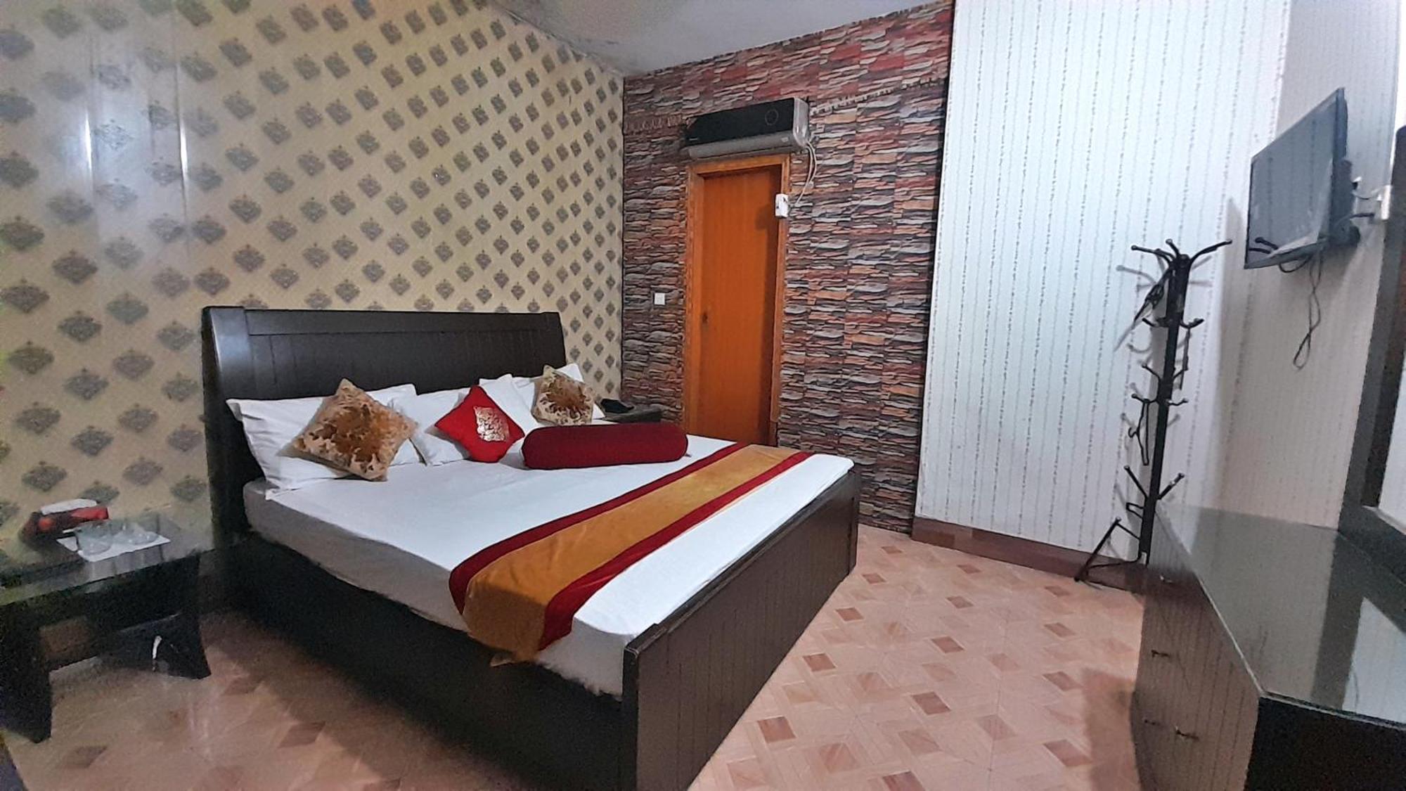 Hotel Super Seven Лахор Экстерьер фото