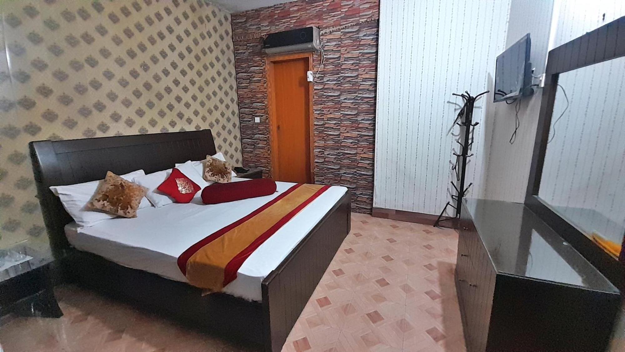 Hotel Super Seven Лахор Экстерьер фото