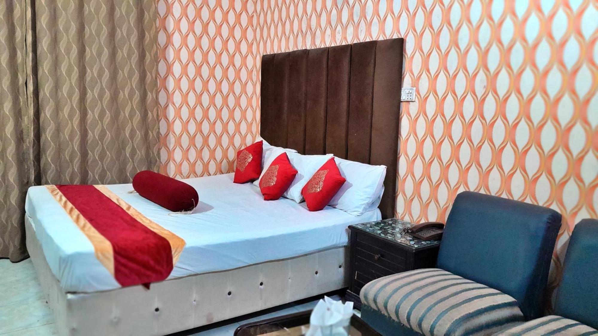 Hotel Super Seven Лахор Экстерьер фото
