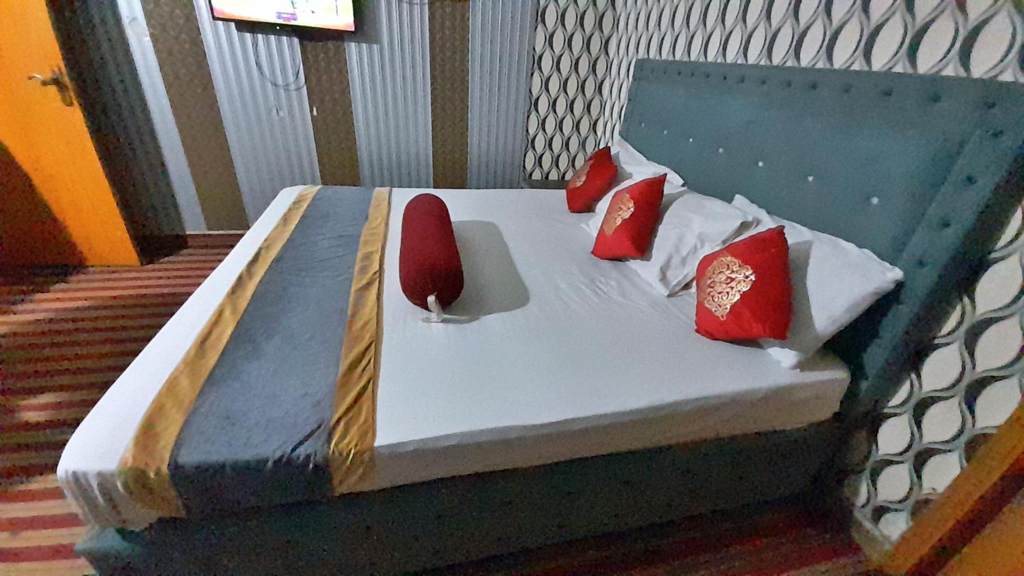Hotel Super Seven Лахор Экстерьер фото